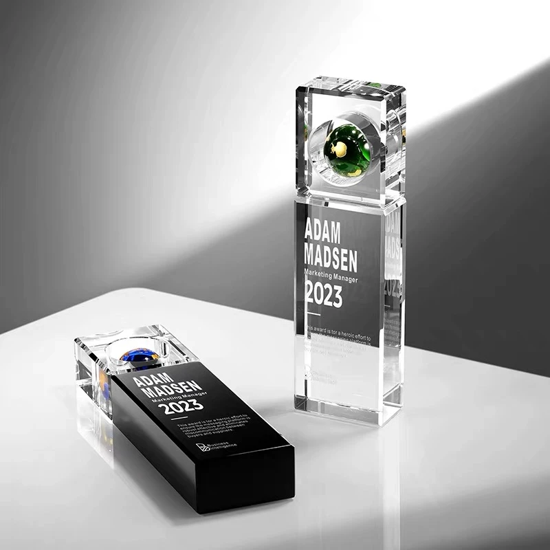 Gravert Crystal Globe Trophy