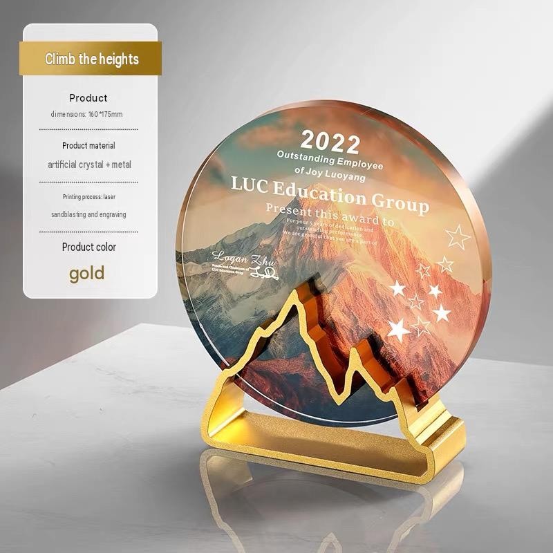 Mountain Base Round Crystal Medal suppliers